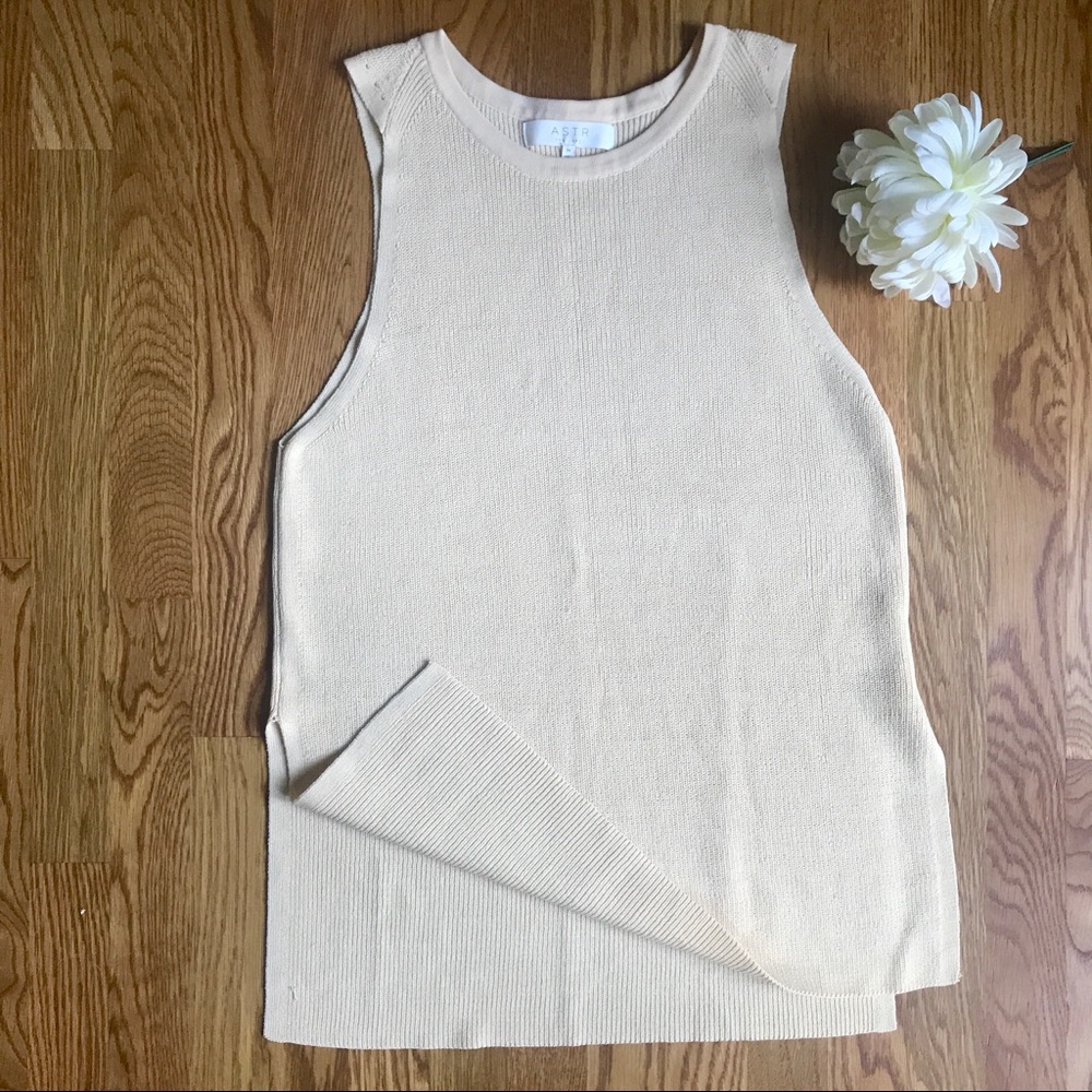 ASTR sleeveless sweater